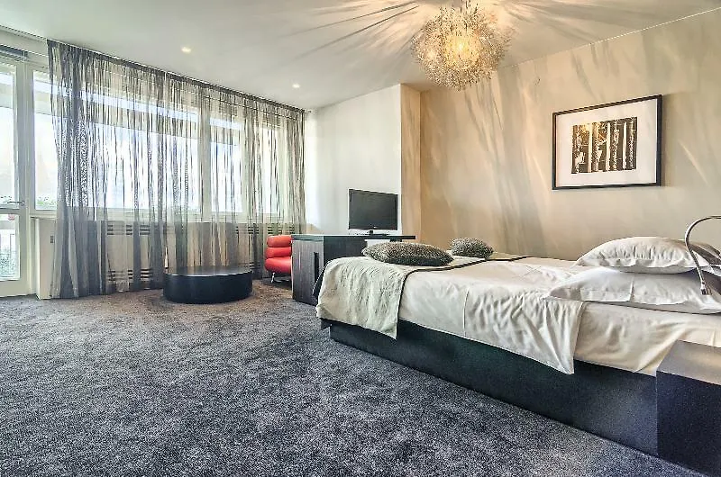 ***  פאז'אנה Brijuni Hotel Istra קרואטיה